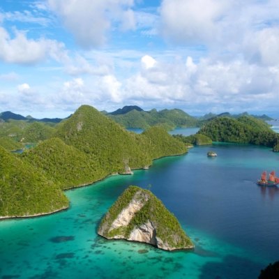 p.14-15 Trip Planner - Tiger Blue Raja Ampat Sailing