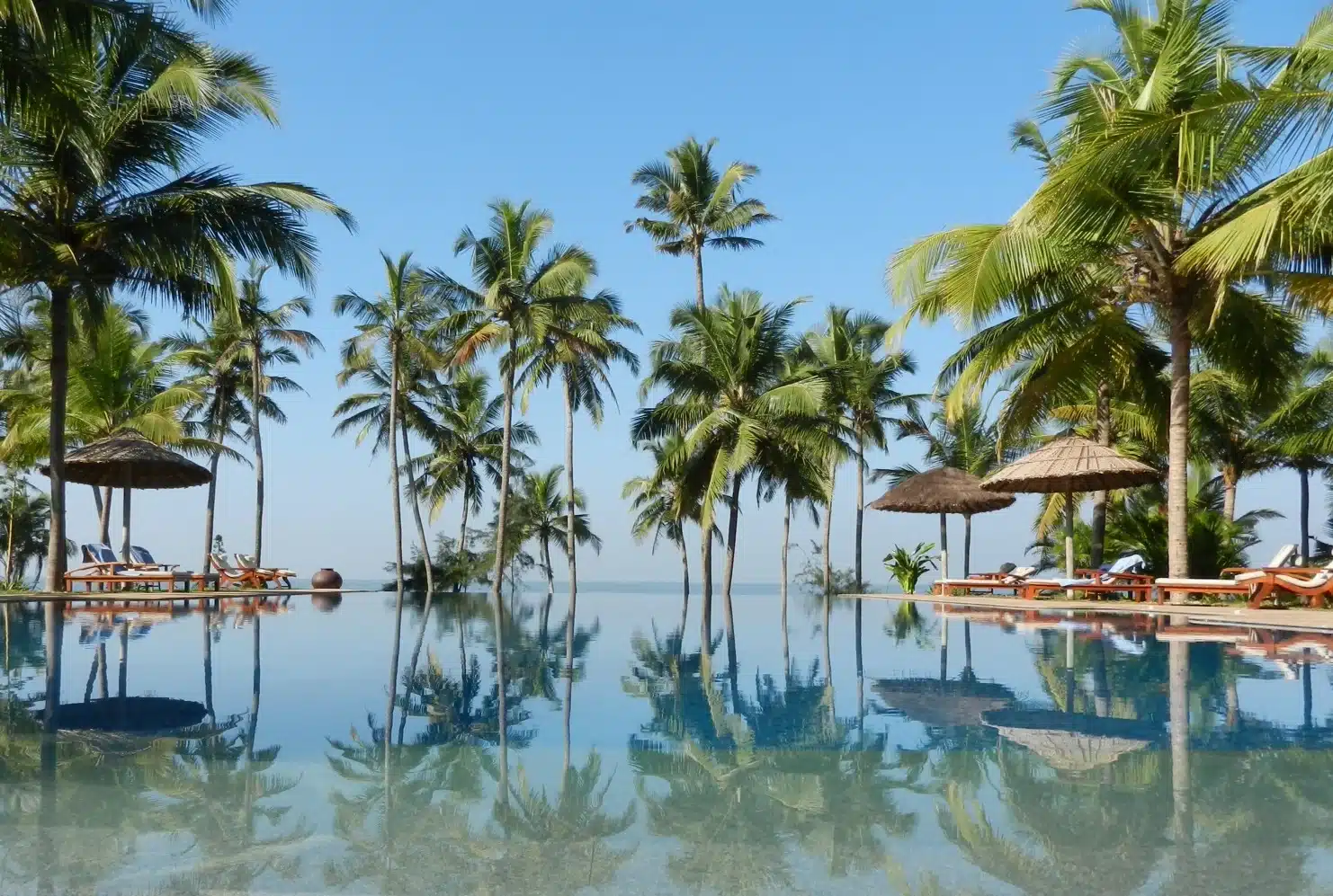 Neeleshwar Hermitage - Pool