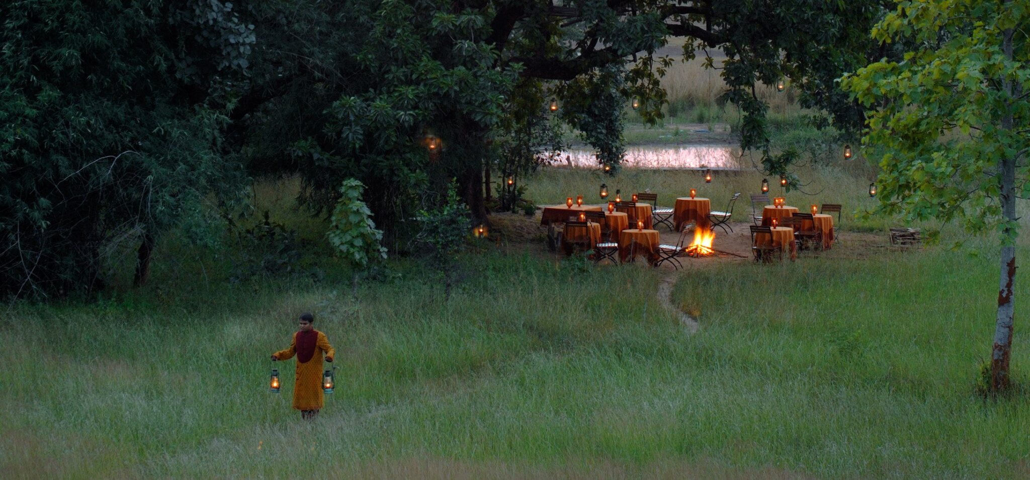 Mahua Kothi Jungle Lodge - Dining