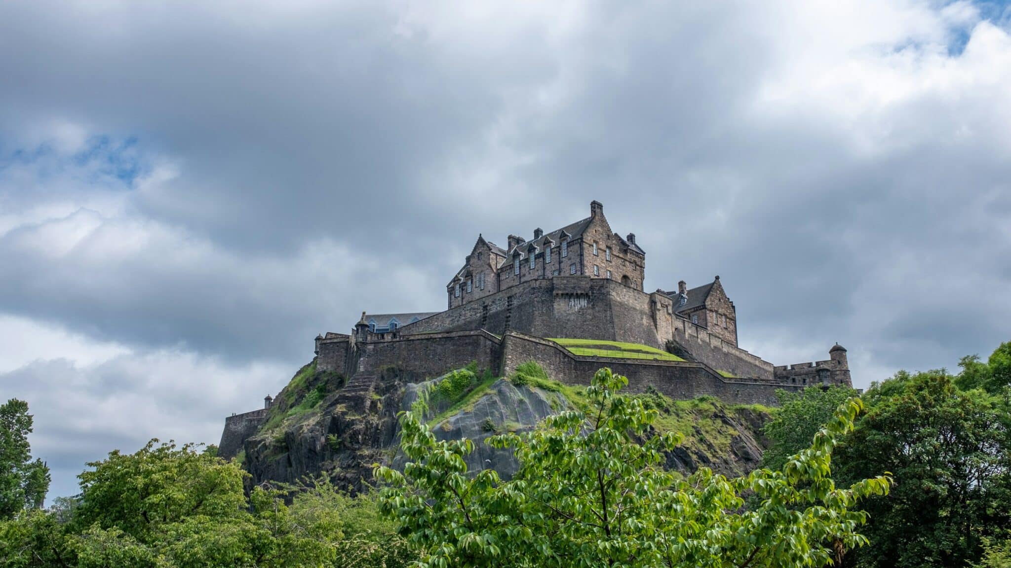 Luxury Edinburgh Holidays & Tours 2024/25 | True Travel Luxury Edinburgh Holidays & Tours 2024/25 | True Travel
